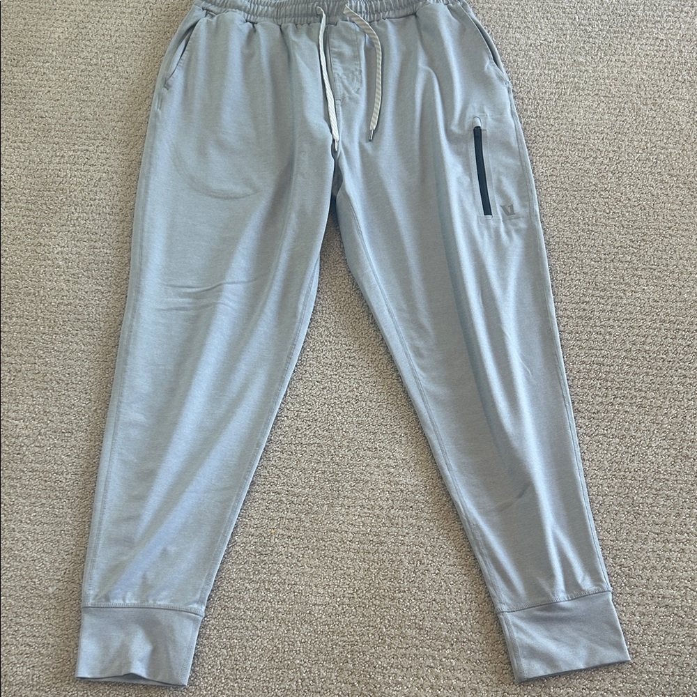 Vuori Men's Light Gray Jogger Pants with Zip Pocket